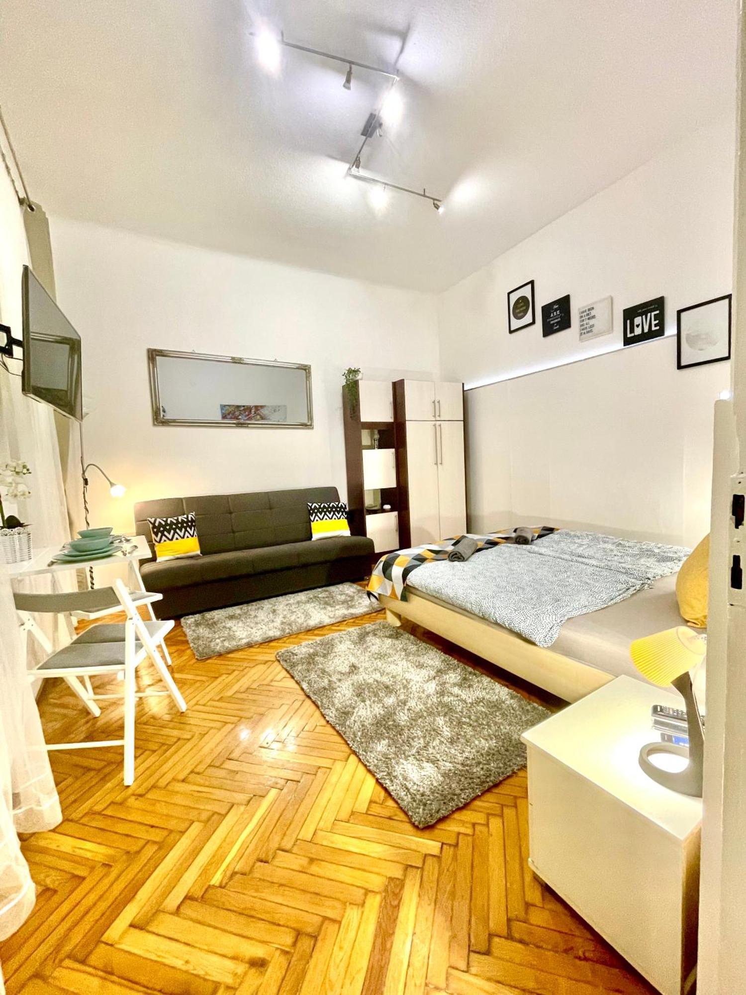 Apartman Small Cosy Near The Famous Westend Center