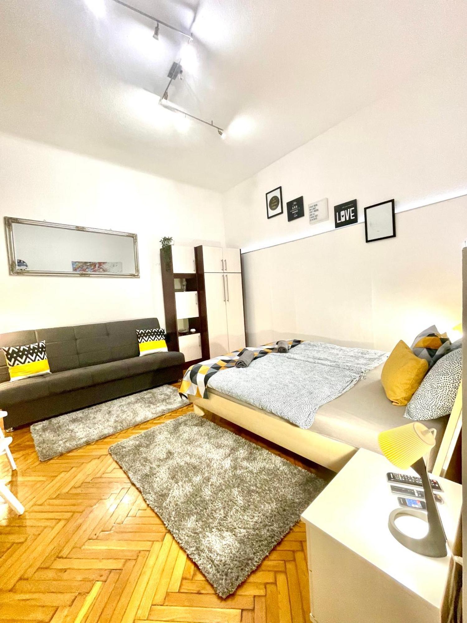 Apartman Small Cosy Near The Famous Westend Center *