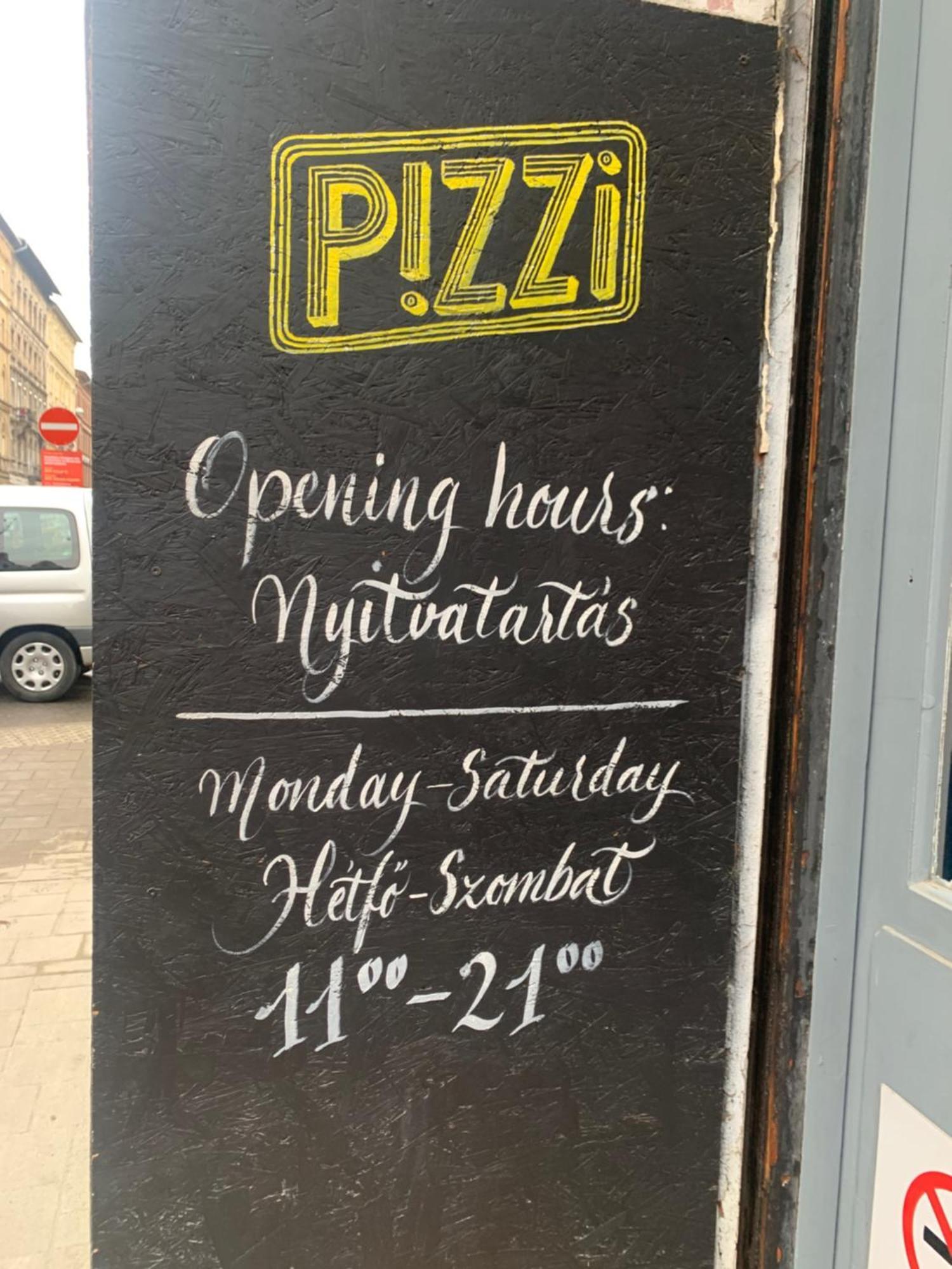 Small Cosy Near The Famous Westend Center Appartamento Budapest