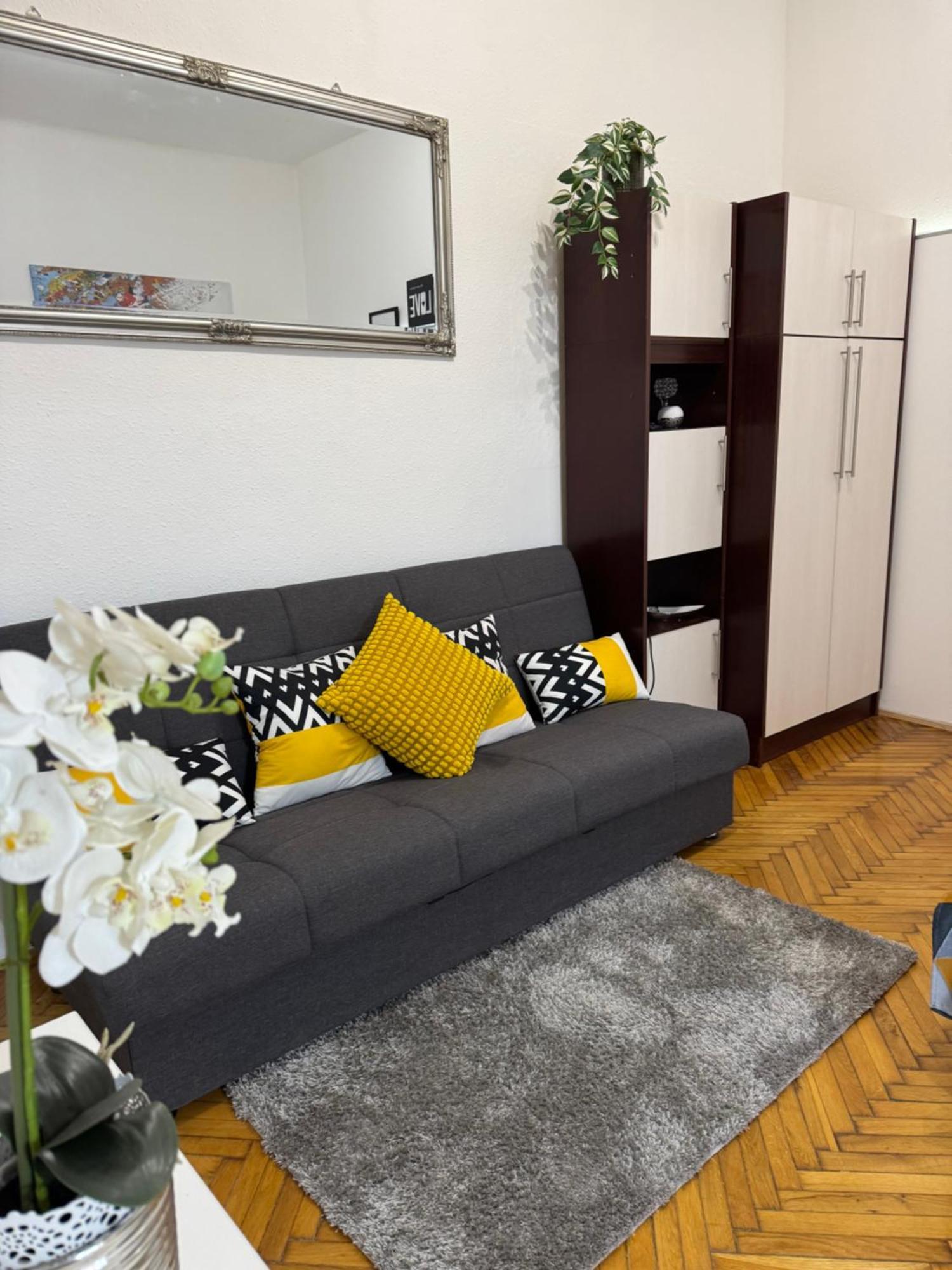 Small Cosy Near The Famous Westend Center Budapeste