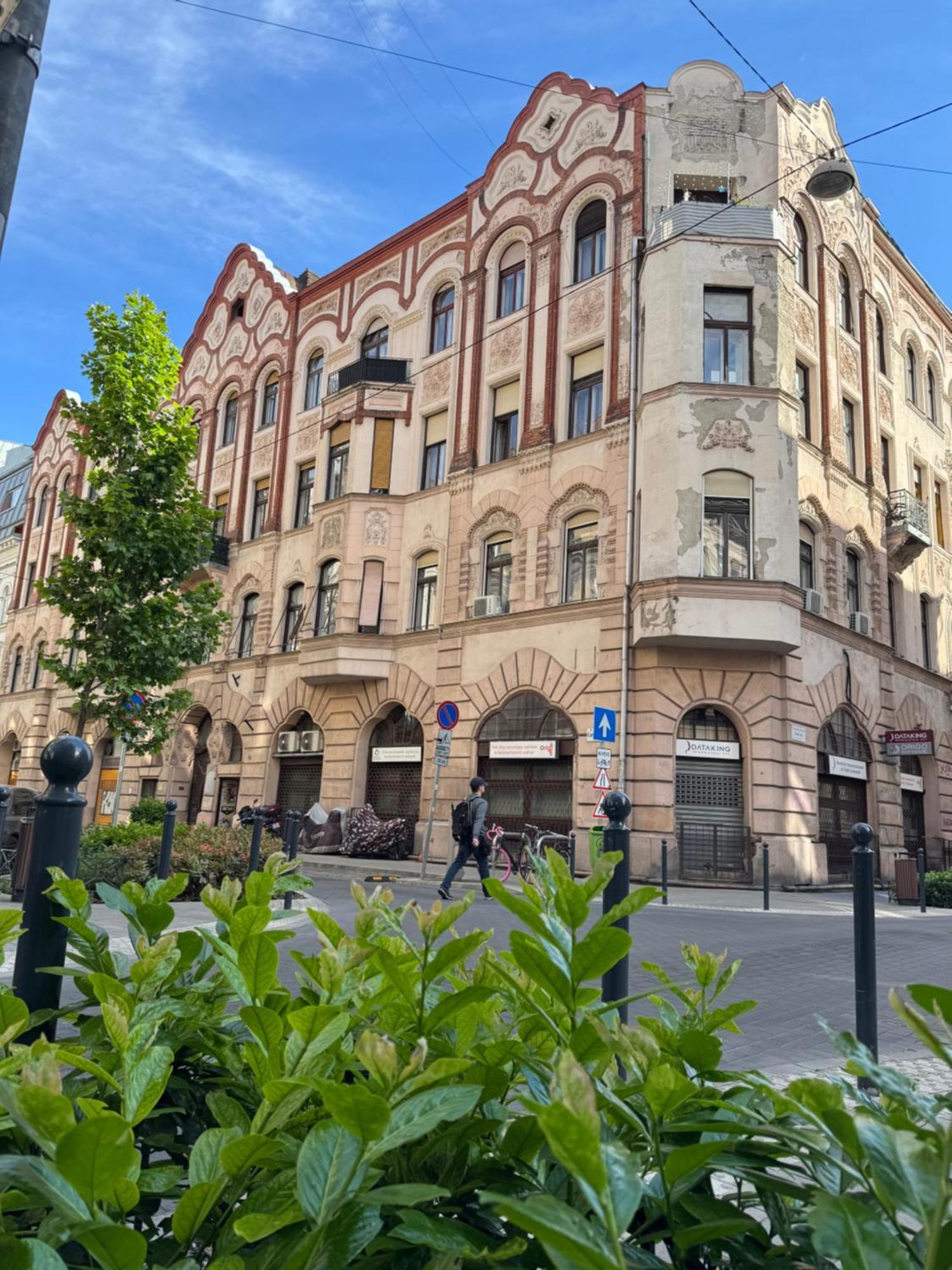 Small Cosy Near The Famous Westend Center * Budapeste